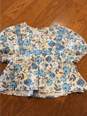 Old Navy Cream and Blue Floral Peasant Blouse for Kids